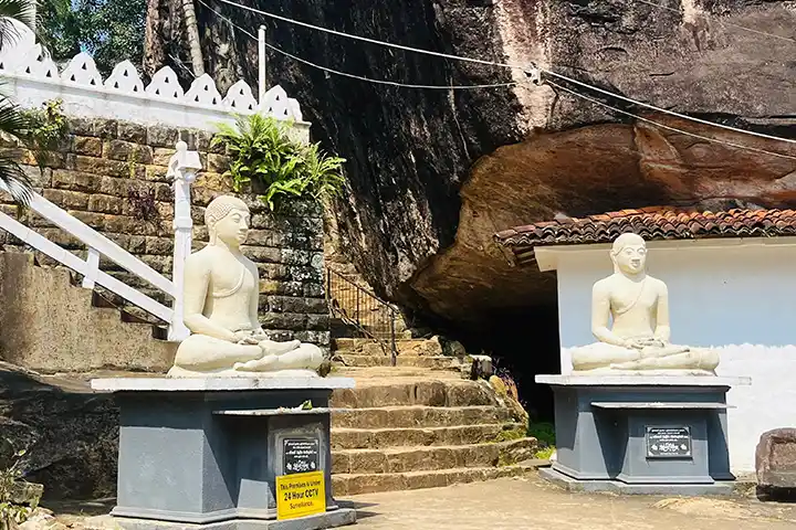 Aluviharaya Rock Cave Temple